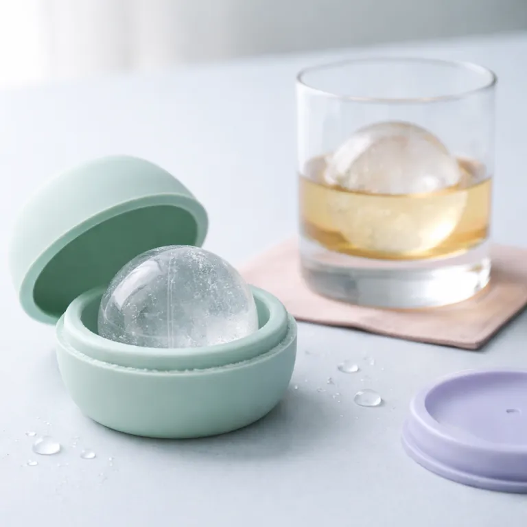 Sphere ice cube maker for elegant whiskey and crystal clear cocktails