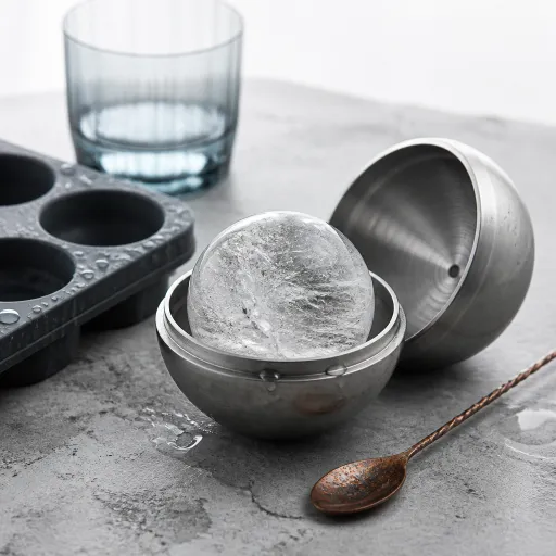 How to choose the right spherical ice ball maker for refined home cocktails